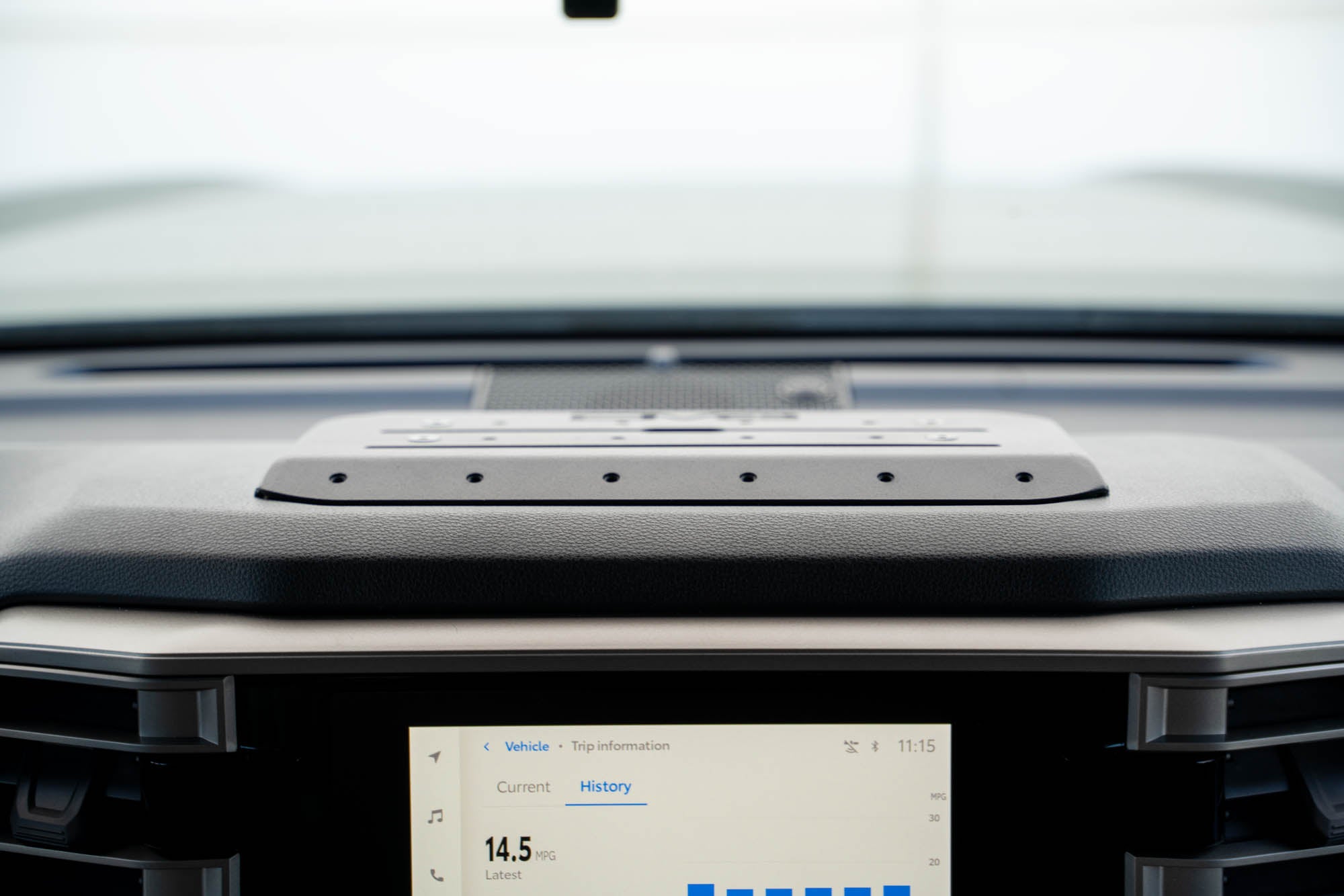 Toyota Tundra & Sequoia Digital Device Dash Mount
