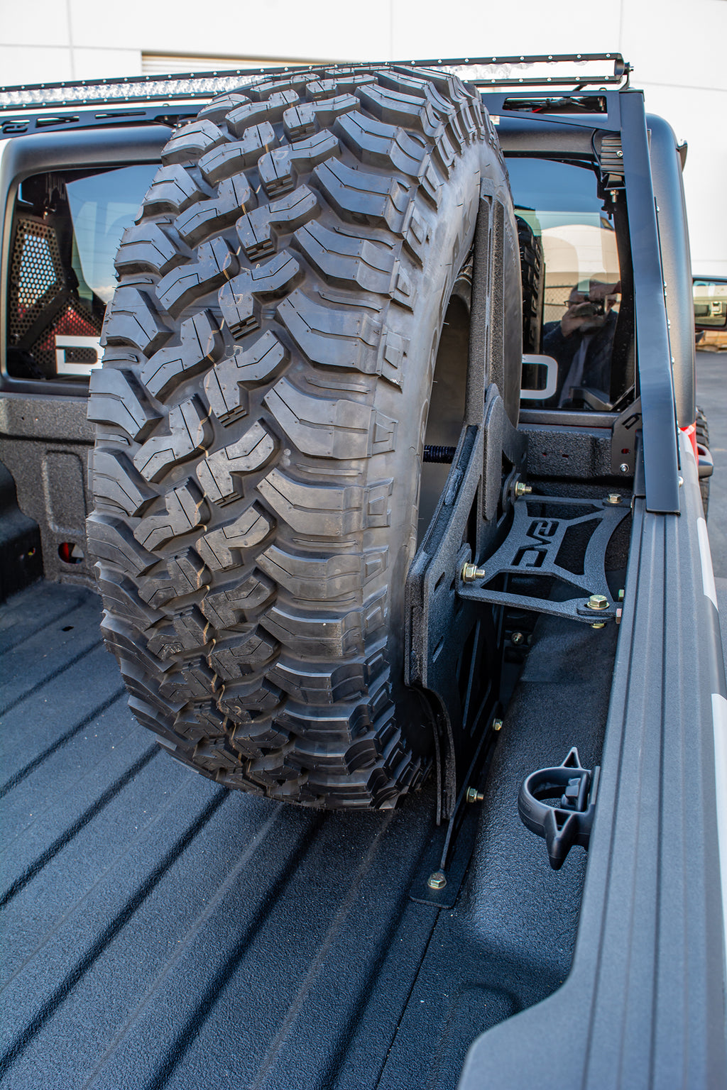 Jeep Gladiator JT Stand Up Spare Tire Mount