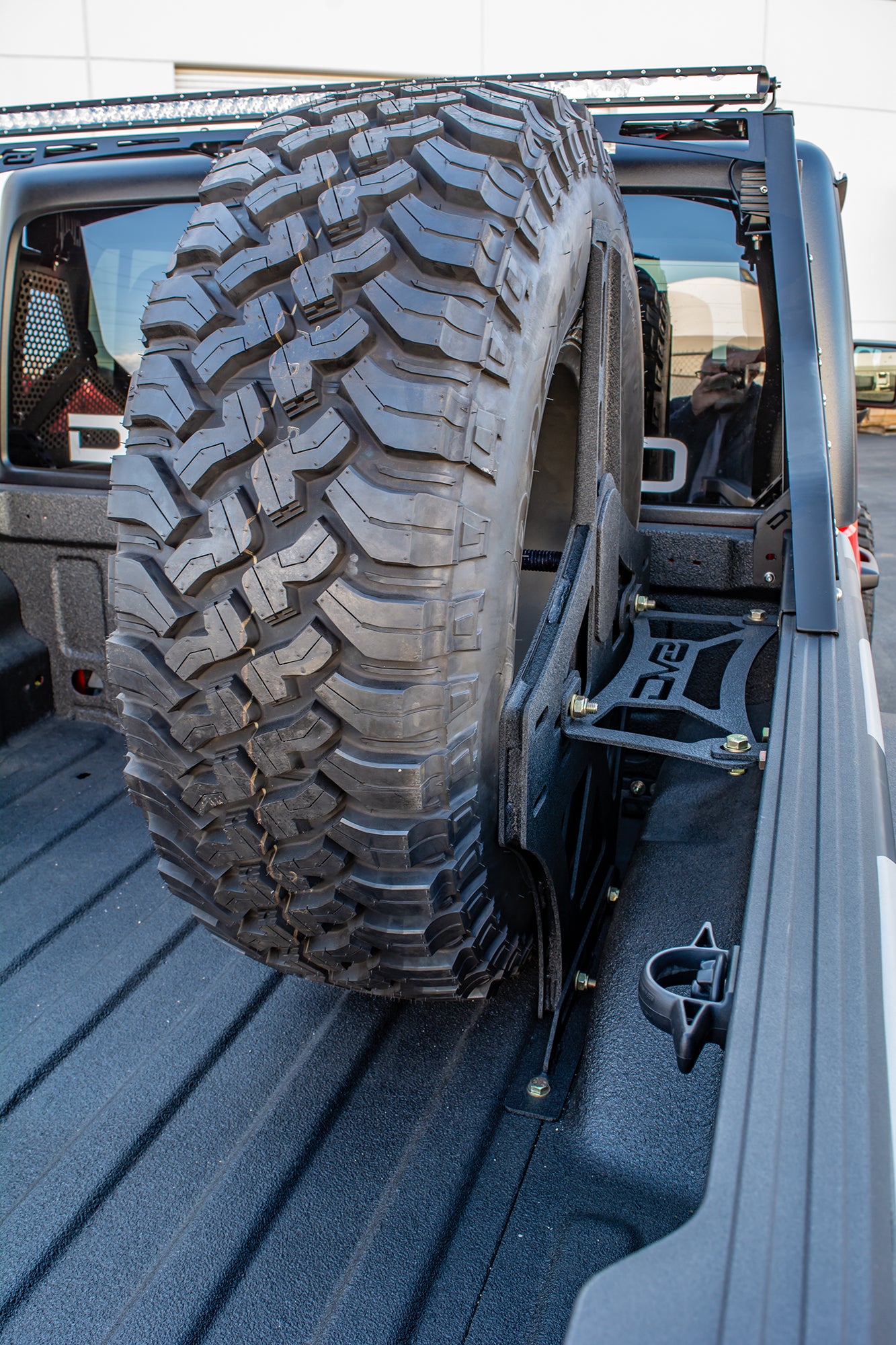Jeep Gladiator JT Stand Up Spare Tire Mount